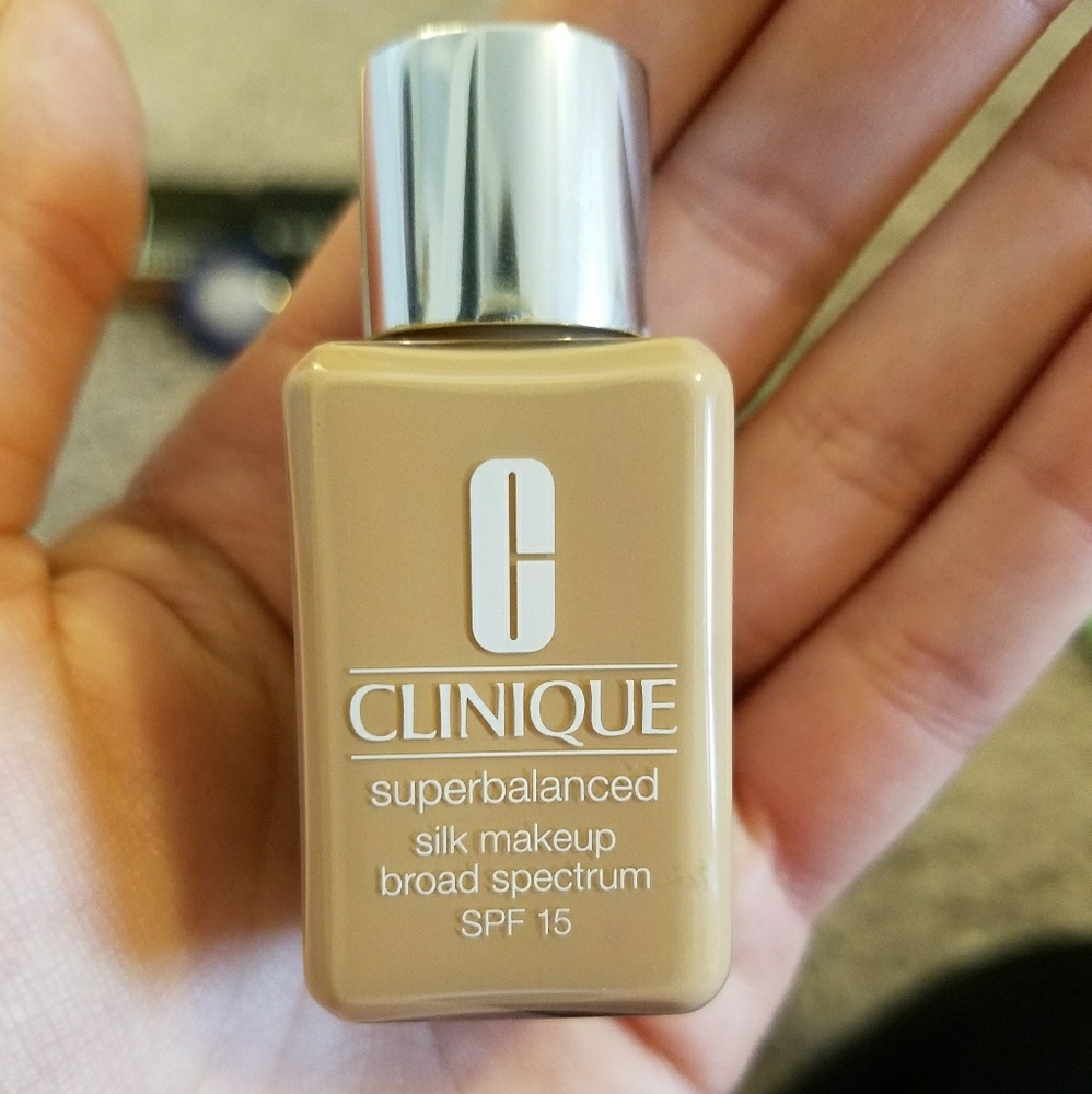 Clinique Superbalanced  Foundation